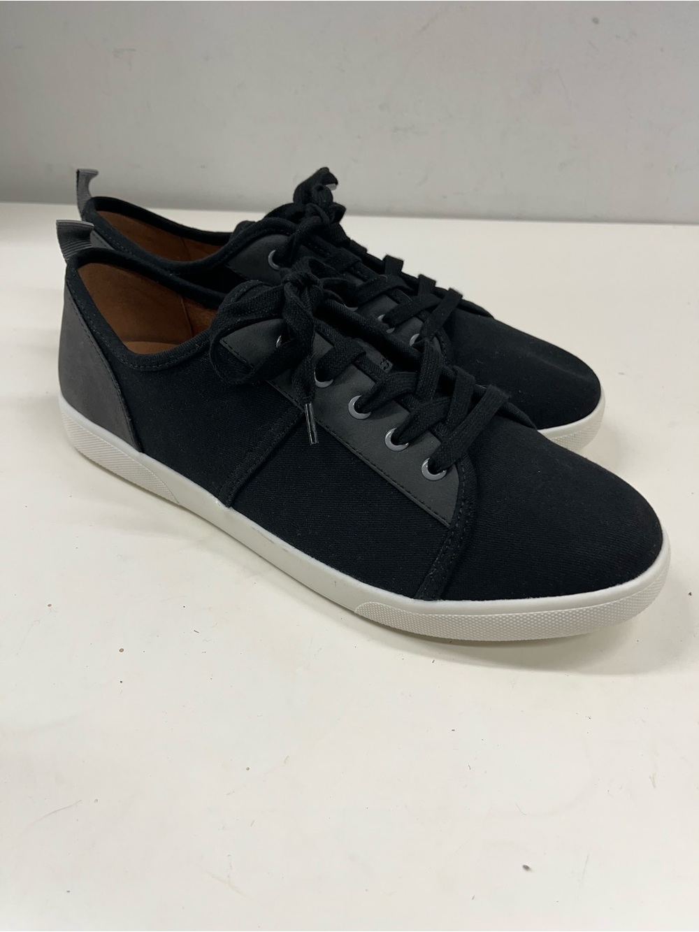 New Vionic Women's Pisces Canvas Black Sneakers Size 10 Wide
